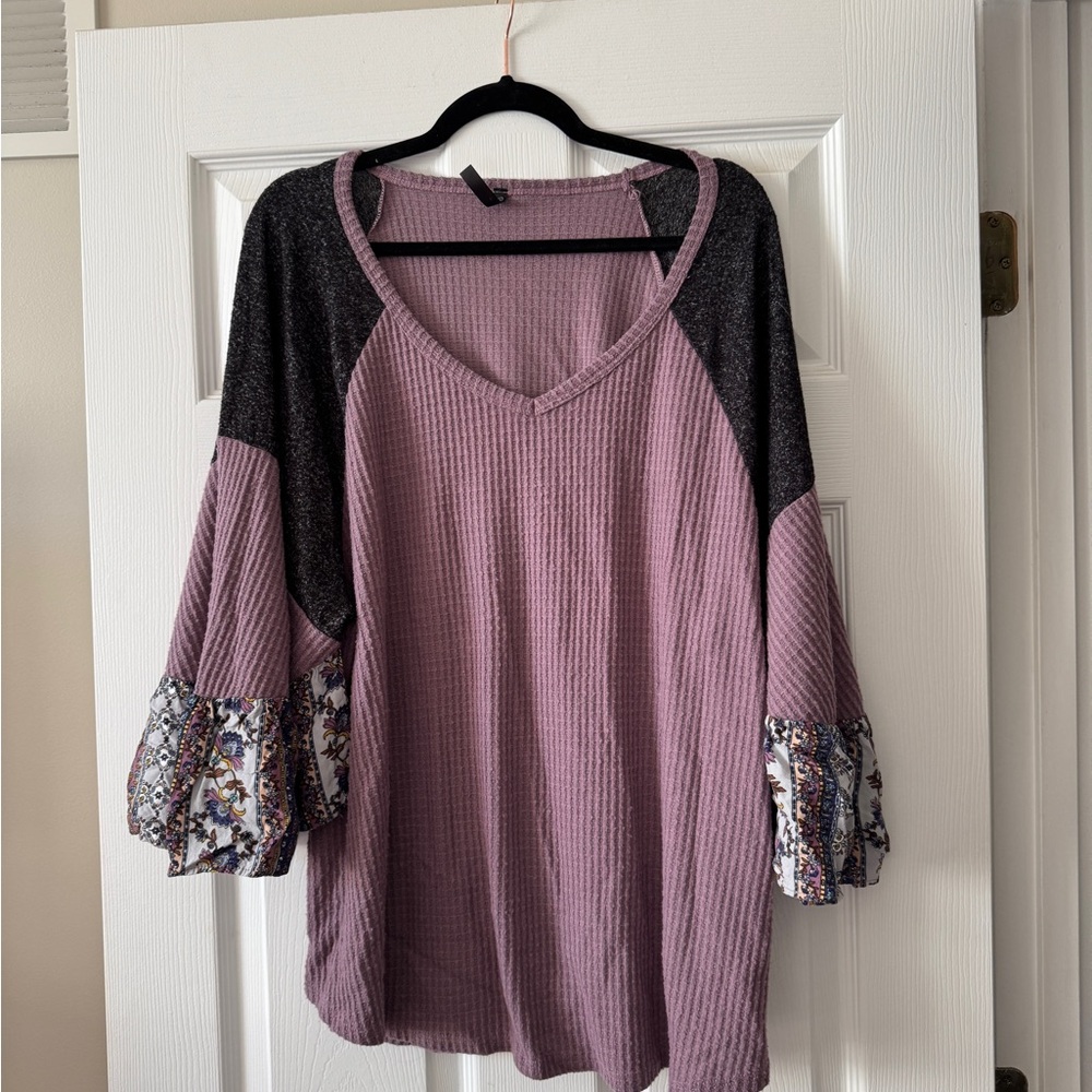 Women's Purple and Black Top